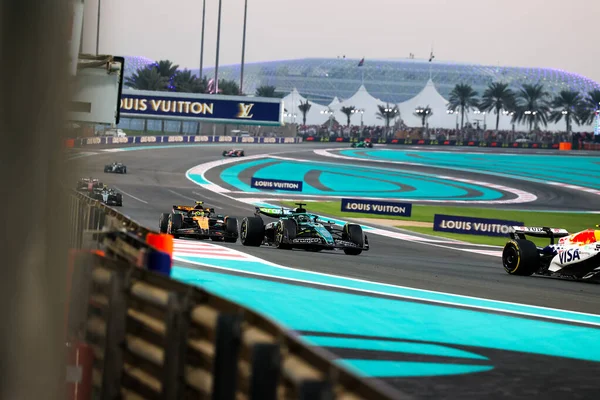 Lance Stroll (CAN) - Aston Martin Aramco F1 Takımı - Aston Martin AMR25 - Mercedes Formula 1 Etihad Airways Abu Dabi Grand Prix 2025 Ebu Dabi Marina Pisti, Abu Dabi, Birleşik Arap Emirlikleri 'nin 24. Raundunun önünde, Deniz