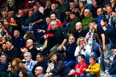 Destekçiler Real Sebastiani Rieti Bi.Emme Servisi Libertas Livorno Stagione 2025-26 Campionato Italiano Pallacanestro - Vahşi Batı Serisi A2 Maschile - Normal Mevsim, Round 17