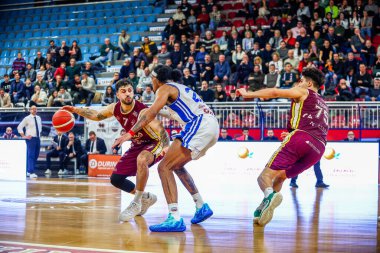 (Fabio Valentini (ITA) - Bi.Emme Service Libertas Livorno (L) Liam Udom (ITA) - Real Sebastiani Rieti Real Sebastiani Rieti vs Bi.Emme Service Libertas Livorno Stagione 2025-26 Campionato Italiano Pallacanestro - Old Wild West Serie A2 Maschile - 