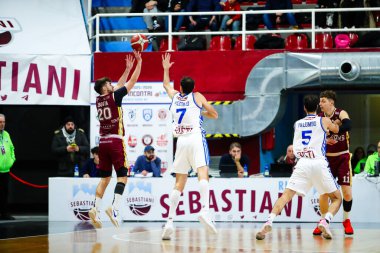 (Niccolo Isotta (ITA) - Bi.Emme Service Libertas Livorno (R) Davide Pascolo (ITA) - Real Sebastiani Rieti Real Sebastiani Rieti vs Bi.Emme Service Libertas Livorno Stagione 2025-26 Campionato Italiano Pallacanestro - Vahşi Batı Serie A2 Maschil