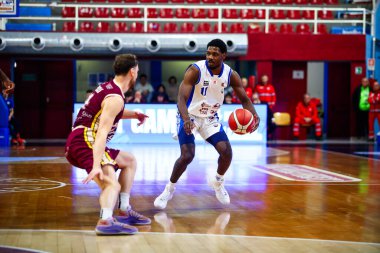 Darius Perry (ABD) - Real Sebastiani Rieti Real Sebastiani Rieti Bi.Emme Servisi Libertas Livorno Stagione 2025-26 Campionato Italiano Pallacanestro - Vahşi Batı Serisi A2 Maschile - Normal Mevsim, Round 17
