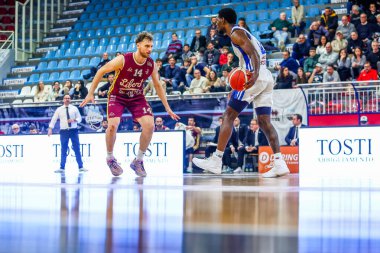 (L) Matteo Piccoli (ITA) - Bi.Emme Service Libertas Livorno (R) Darius Perry (USA) - Real Sebastiani Rieti Real Sebastiani Rieti - Bi.Emme Service Libertas Livorno Stagione 2025-26 Campionato Italiano Pallacanestro - Old Wild West Serie A2 Maschile 