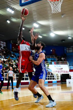 Dustin Hogue (ABD) - Real Sebastiani Rieti, Real Sebastiani Rieti 'ye karşı Valtur Brindisi Stagione 2025-26 Campionato Italiano Pallacanestro - Vahşi Batı Serisi A2 Maschile - Normal Mevsim, Raund 15 -- Fotoğraf Alessio De Marco
