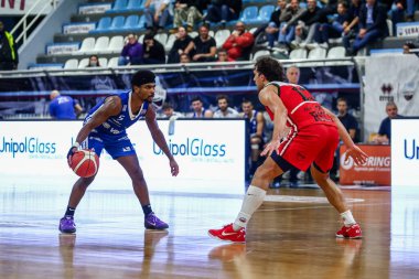 Francis Blake (ABD) - Valtur Brindisi, Real Sebastiani Rieti 'ye karşı Valtur Brindisi Stagione 2025-26 Campionato Italiano Pallacanestro - Vahşi Batı Serisi A2 Maschile - Normal Mevsim, Raund 15 - Fotoğraf Alessio De Marco