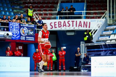 Matteo Parravicini (ITA) - Real Sebastiani Rieti, Real Sebastiani Rieti 'ye karşı Valtur Brindisi Stagione 2025-26 Campionato Italiano Pallacanestro - Vahşi Batı Serie A2 Maschile - Normal sezon, Raund 15 -- Fotoğraf Alessio De Marco