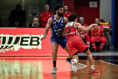 Lorenzo Piccin Lorenzo (ITA) - Real Sebastiani Rieti, Real Sebastiani Rieti 'ye karşı Valtur Brindisi Stagione 2025-26 Campionato Italiano Pallacanestro - Vahşi Batı Serisi A2 Maschile - Normal Mevsim, Raund 15 - Fotoğraf Alessio De Marco