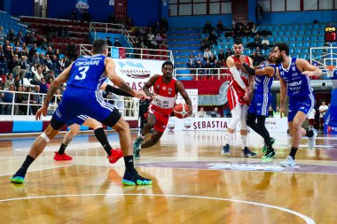 Darius Perry (ABD) - Real Sebastiani Rieti, Real Sebastiani Rieti 'ye karşı Valtur Brindisi Stagione 2025-26 Campionato Italiano Pallacanestro - Vahşi Batı Serisi A2 Maschile - Normal Mevsim, Raund 15 - Fotoğraf Alessio De Marco