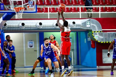 Dustin Hogue (ABD) - Real Sebastiani Rieti, Real Sebastiani Rieti 'ye karşı Valtur Brindisi Stagione 2025-26 Campionato Italiano Pallacanestro - Vahşi Batı Serisi A2 Maschile - Normal Mevsim, Raund 15 -- Fotoğraf Alessio De Marco