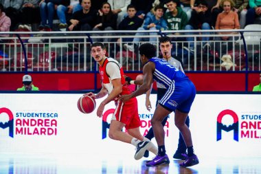 Matteo Parravicini (ITA) - Real Sebastiani Rieti, Real Sebastiani Rieti 'ye karşı Valtur Brindisi Stagione 2025-26 Campionato Italiano Pallacanestro - Vahşi Batı Serie A2 Maschile - Normal sezon, Raund 15 -- Fotoğraf Alessio De Marco