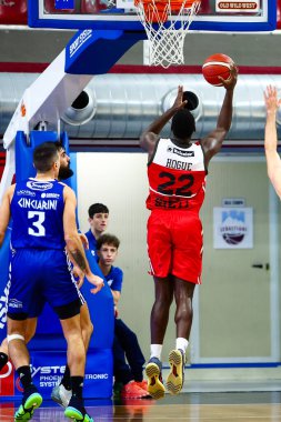 Dustin Hogue (ABD) - Real Sebastiani Rieti, Real Sebastiani Rieti 'ye karşı Valtur Brindisi Stagione 2025-26 Campionato Italiano Pallacanestro - Vahşi Batı Serisi A2 Maschile - Normal Mevsim, Raund 15 -- Fotoğraf Alessio De Marco