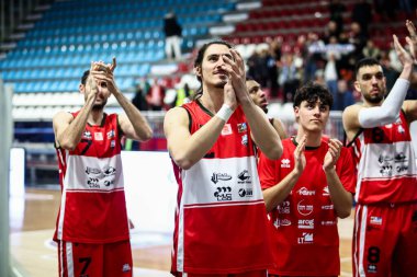 Rieti Takımı, Real Sebastiani Rieti 'ye karşı Valtur Brindisi Stagione 2025-26 Campionato Italiano Pallacanestro - Vahşi Batı Serisi A2 Maschile - Normal sezon, Raund 15 - Fotoğraf Alessio De Marco