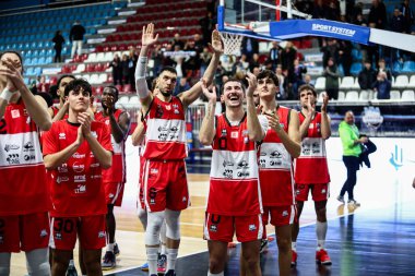 Rieti Takımı, Real Sebastiani Rieti 'ye karşı Valtur Brindisi Stagione 2025-26 Campionato Italiano Pallacanestro - Vahşi Batı Serisi A2 Maschile - Normal sezon, Raund 15 - Fotoğraf Alessio De Marco
