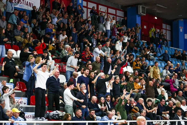 Real Sebastiani Rieti - Valtur Brindisi Stagione - 2025-26 Campionato Italiano Pallacanestro - Vahşi Batı Serisi A2 Maschile - Normal Mevsim, Raund 15 - Fotoğraf Alessio De Marco