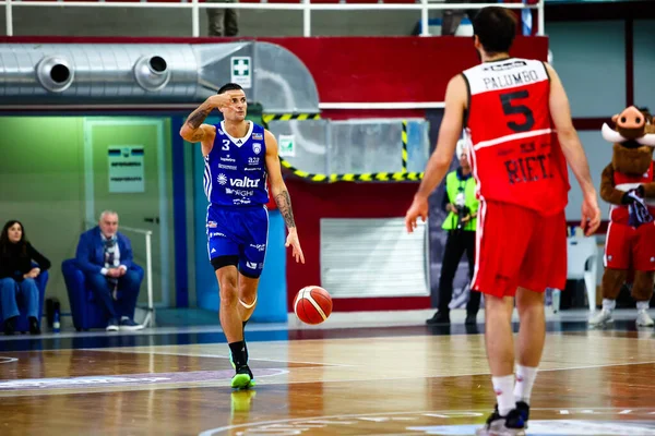 Andrea Cinciarini (ITA) - Valtur Brindisi, Real Sebastiani Rieti, Valtur Brindisi Stagione 'ye karşı 2025-26 Campionato Italiano Pallacanestro - Vahşi Batı Serisi A2 Maschile - Normal Mevsim, Raund 15 - Fotoğraf Alessio De Marco