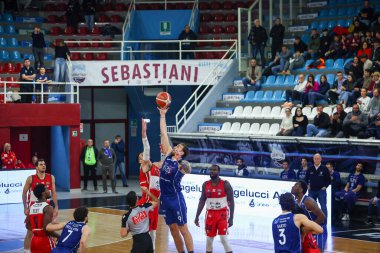 Real Sebastiani Rieti vs Flats Service Fortitudo Bologna - Stagione 2025-26 Campionato Italiano Pallacanestro - Vahşi Batı Serisi A2 Maschile - Normal Sezon, Round 19 - Fotoğraf Alessio De Marco