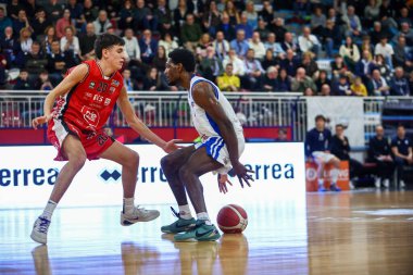 #11 Darius Perry (ABD) - RSR Sebastiani Rieti, Real Sebastiani Rieti, Dole Basket Rimini - Stagione 2025-26 Campionato Italiano Pallacanestro - Vahşi Batı Serisi A2 Maschile - Normal sezon, Round 23 - Fotoğraf Alessio De Marco