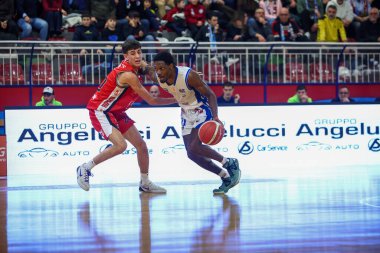 #11 Darius Perry (ABD) - RSR Sebastiani Rieti, Real Sebastiani Rieti, Dole Basket Rimini - Stagione 2025-26 Campionato Italiano Pallacanestro - Vahşi Batı Serisi A2 Maschile - Normal sezon, Round 23 - Fotoğraf Alessio De Marco