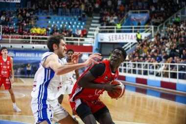 #12 Assane Sankare (ITA / SEN) - Real Sebastiani Rieti - Dole Basket Rimini - Stagione 2025-26 Campionato Italiano Pallacanestro - Vahşi Batı Serie A2 Maschile - Normal sezon, Round 23 - Fotoğraf Alessio De Marco