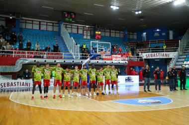 Rimini takımı sunumu Real Sebastiani Rieti - Dole Basket Rimini - Stagione 2025-26 Campionato Italiano Pallacanestro - Vahşi Batı Serisi A2 Maschile - Normal sezon, Round 23 - Fotoğraf Alessio De Marco