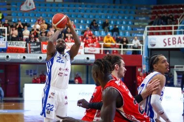 #22 Dustin Hogue (ABD) - RSR Sebastiani Rieti, Real Sebastiani Rieti, Dole Basket Rimini - Stagione 2025-26 Campionato Italiano Pallacanestro - Vahşi Batı Serie A2 Maschile - Normal sezon, Round 23 - Fotoğraf Alessio De Marco