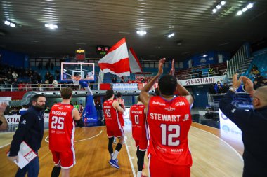 Maestre taraftarları ve takımı Real Sebastiani Rieti 'ye karşı Gemini Mestre - Stagione 2025-26 Campionato Italiano Pallacanestro - Vahşi Batı Serisi A2 Maschile - Düzenli sezon - Fotoğraf Alessio De Marco