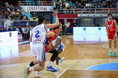 #15 Kadjividi Boussounka Seraphin (CAM) - Gemini Mestre Real Sebastiani Rieti vs Gemini Mestre - Stagione 2025-26 Campionato Italiano Pallacanestro - Eski Vahşi Batı Serie A2 Maschile - Fotoğraf Alessio De Marco