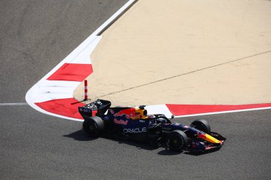 (3) Max Verstappen (NED) - Bahreyn, Bahreyn 'de düzenlenen 2026 FIA Formula 1 Dünya Şampiyonası' nda Red Bull RB22 - Red Bull Ford. Üç gün sonra.