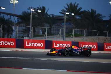 (3) Max Verstappen (NED) - Bahreyn, Bahreyn 'de düzenlenen 2026 FIA Formula 1 Dünya Şampiyonası' nda Red Bull RB22 - Red Bull Ford. Üç gün sonra.