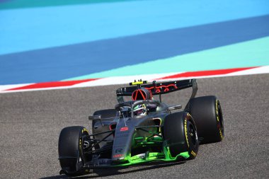 (5) Gabriel Bortoleto (BRA) - Audi Revolut F1 Team - Audi AR01 - Audi Audi, Bahreyn 'deki Bahreyn Uluslararası Pisti' nde düzenlenen 2026 FIA Formula 1 Dünya Şampiyonası 'nın ilk sezon öncesi resmi test oturumunda. Üç günlük test oturumu