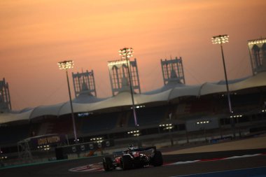 (16) Charles Leclerc (MON) - Scuderia Ferrari HP - Ferrari SF-26 - Ferrari, Bahreyn 'deki Bahreyn Uluslararası Pisti' nde düzenlenen 2026 FIA Formula 1 Dünya Şampiyonası 'nın ilk sezon öncesi resmi test oturumu sırasında Ferrari. Üç günlük test sonuçları.