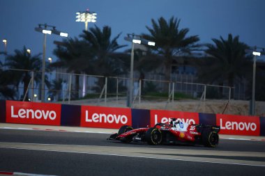 (16) Charles Leclerc (MON) - Scuderia Ferrari HP - Ferrari SF-26 - Ferrari, Bahreyn 'deki Bahreyn Uluslararası Pisti' nde düzenlenen 2026 FIA Formula 1 Dünya Şampiyonası 'nın ilk sezon öncesi resmi test oturumu sırasında Ferrari. Üç günlük test sonuçları.