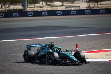 (18) Lance Stroll (CAN) - Aston Martin Aramco F1 Team - Aston Martin AMR26 - Honda, Bahreyn, Bahreyn 'de düzenlenen 2026 FIA Formula 1 Dünya Şampiyonası' nın ilk sezon öncesi resmi test oturumunda. Üç gün.