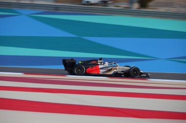 (27) Nico Hulkenberg (GER) - Audi Revolut F1 Team - Audi AR01 - Audi, Bahreyn 'deki Bahreyn Uluslararası Pisti' nde düzenlenen 2026 FIA Formula 1 Dünya Şampiyonası 'nın ilk sezon öncesi resmi test oturumunda. Üç günlük test oturumu f