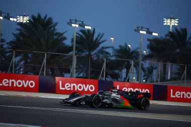 (27) Nico Hulkenberg (GER) - Audi Revolut F1 Team - Audi AR01 - Audi, Bahreyn 'deki Bahreyn Uluslararası Pisti' nde düzenlenen 2026 FIA Formula 1 Dünya Şampiyonası 'nın ilk sezon öncesi resmi test oturumunda. Üç günlük test oturumu f