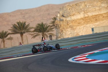 (27) Nico Hulkenberg (GER) - Audi Revolut F1 Team - Audi AR01 - Audi, Bahreyn 'deki Bahreyn Uluslararası Pisti' nde düzenlenen 2026 FIA Formula 1 Dünya Şampiyonası 'nın ilk sezon öncesi resmi test oturumunda. Üç günlük test oturumu f