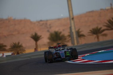 (27) Nico Hulkenberg (GER) - Audi Revolut F1 Team - Audi AR01 - Audi, Bahreyn 'deki Bahreyn Uluslararası Pisti' nde düzenlenen 2026 FIA Formula 1 Dünya Şampiyonası 'nın ilk sezon öncesi resmi test oturumunda. Üç günlük test oturumu f