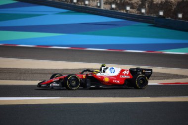 (44) Lewis Hamilton (GBR) - Scuderia Ferrari HP - Ferrari SF-26 - Ferrari, Bahreyn 'deki Bahreyn Uluslararası Pisti' nde düzenlenen 2026 FIA Formula 1 Dünya Şampiyonası 'nın ilk sezon öncesi resmi test oturumunda Ferrari. Üç günlük test değerlendirmesi.