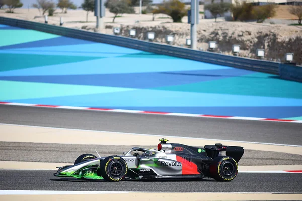 (5) Gabriel Bortoleto (BRA) - Audi Revolut F1 Team - Audi AR01 - Audi Audi, Bahreyn 'deki Bahreyn Uluslararası Pisti' nde düzenlenen 2026 FIA Formula 1 Dünya Şampiyonası 'nın ilk sezon öncesi resmi test oturumunda. Üç günlük test oturumu