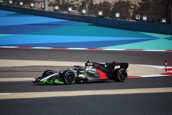 (5) Gabriel Bortoleto (BRA) - Audi Revolut F1 Team - Audi AR01 - Audi Audi, Bahreyn 'deki Bahreyn Uluslararası Pisti' nde düzenlenen 2026 FIA Formula 1 Dünya Şampiyonası 'nın ilk sezon öncesi resmi test oturumunda. Üç günlük test oturumu