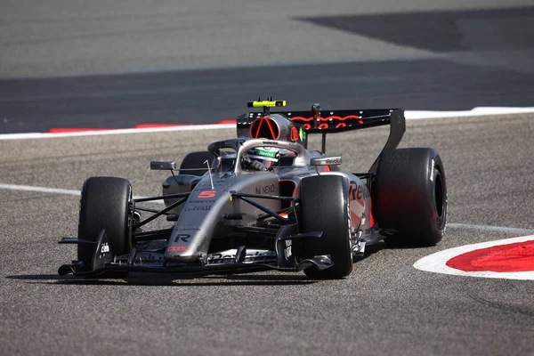 (5) Gabriel Bortoleto (BRA) - Audi Revolut F1 Team - Audi AR01 - Audi Audi, Bahreyn 'deki Bahreyn Uluslararası Pisti' nde düzenlenen 2026 FIA Formula 1 Dünya Şampiyonası 'nın ilk sezon öncesi resmi test oturumunda. Üç günlük test oturumu