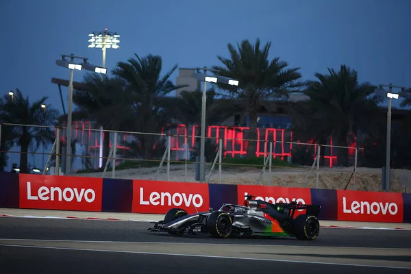 (27) Nico Hulkenberg (GER) - Audi Revolut F1 Team - Audi AR01 - Audi, Bahreyn 'deki Bahreyn Uluslararası Pisti' nde düzenlenen 2026 FIA Formula 1 Dünya Şampiyonası 'nın ilk sezon öncesi resmi test oturumunda. Üç günlük test oturumu f