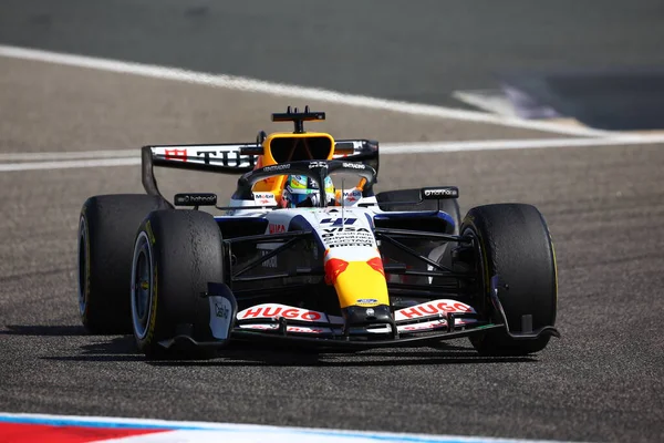 (41) Arvid Lindblad (GBR) - Visa Cash App Racing Bulls F1 Team - Racing Bulls VCARB03 - Red Bull Ford, Sakhir, Bahreyn Uluslararası Pisti 'nde düzenlenen 2026 FIA Formula 1 Dünya Şampiyonası' nın sezon öncesi ilk resmi test oturumu sırasında