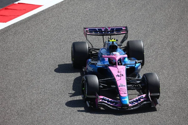 (43) - Franco Colapinto (ARG) - BWT Alpine F1 Team - Alpine A526 - Mercedes, Bahreyn, Bahreyn 'de düzenlenen 2026 FIA Formula 1 Dünya Şampiyonası' nın ilk sezon öncesi resmi test oturumunda. Üç günlük test değerlendirmesi.