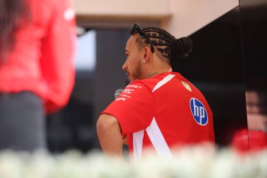 (44) Lewis Hamilton (GBR) - Scuderia Ferrari HP - Ferrari SF-26 - Ferrari, Bahreyn 'deki Bahreyn Uluslararası Pisti' nde düzenlenen 2026 FIA Formula 1 Dünya Şampiyonası 'nın ilk sezon öncesi resmi test oturumunda Ferrari. Üç günlük test değerlendirmesi.