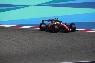 (44) Lewis Hamilton (GBR) - Scuderia Ferrari HP - Ferrari SF-26 - Ferrari, Bahreyn 'deki Bahreyn Uluslararası Pisti' nde düzenlenen 2026 FIA Formula 1 Dünya Şampiyonası 'nın ilk sezon öncesi resmi test oturumunda Ferrari. Üç günlük test değerlendirmesi.