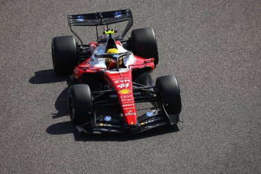 (44) Lewis Hamilton (GBR) - Scuderia Ferrari HP - Ferrari SF-26 - Ferrari, Bahreyn 'deki Bahreyn Uluslararası Pisti' nde düzenlenen 2026 FIA Formula 1 Dünya Şampiyonası 'nın ilk sezon öncesi resmi test oturumunda Ferrari. Üç günlük test değerlendirmesi.