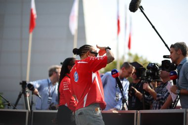 (44) Lewis Hamilton (GBR) - Scuderia Ferrari HP - Ferrari SF-26 - Ferrari, Bahreyn 'deki Bahreyn Uluslararası Pisti' nde düzenlenen 2026 FIA Formula 1 Dünya Şampiyonası 'nın ilk sezon öncesi resmi test oturumunda Ferrari. Üç günlük test değerlendirmesi.