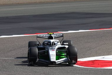 (77) Valtteri Bottas (FIN) - Cadillac Formula 1 Team - Cadillac - Ferrari, Bahreyn 'deki Bahreyn Uluslararası Pisti' nde düzenlenen 2026 FIA Formula 1 Dünya Şampiyonası 'nın ilk sezon öncesi resmi test oturumunda. Üç günlük test değerlendirmesi.