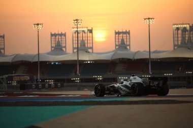 (77) Valtteri Bottas (FIN) - Cadillac Formula 1 Team - Cadillac - Ferrari, Bahreyn 'deki Bahreyn Uluslararası Pisti' nde düzenlenen 2026 FIA Formula 1 Dünya Şampiyonası 'nın ilk sezon öncesi resmi test oturumunda. Üç günlük test değerlendirmesi.