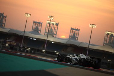 (77) Valtteri Bottas (FIN) - Cadillac Formula 1 Team - Cadillac - Ferrari, Bahreyn 'deki Bahreyn Uluslararası Pisti' nde düzenlenen 2026 FIA Formula 1 Dünya Şampiyonası 'nın ilk sezon öncesi resmi test oturumunda. Üç günlük test değerlendirmesi.